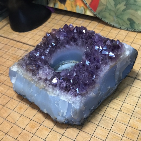 Amethyst Crystal Geode Tea Light Candle Holder 1lb 15oz Felted Base 4.75”x 4” - Picture 4 of 10
